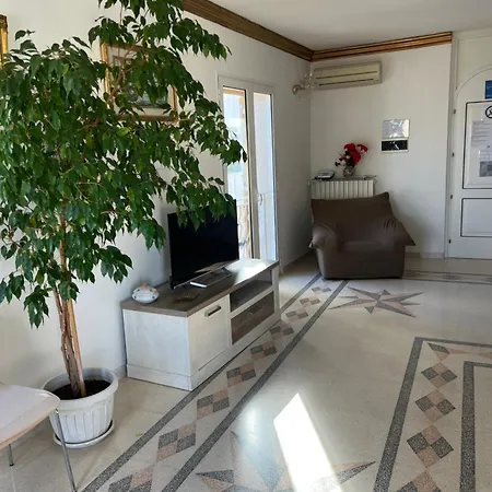 Palazzo Giannotte & *